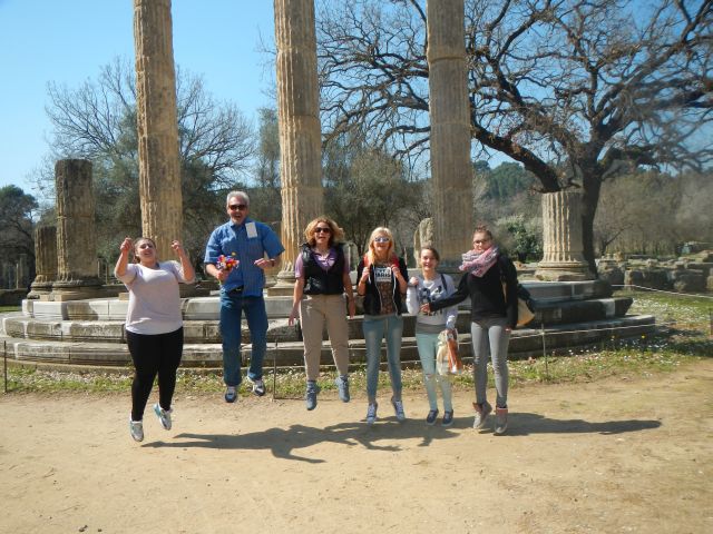 Wie man sehen kann, beflügelt unser Comenius-Projekt die Teilnehmer. 7. Meeting in Kato Achaia, Griechenland (12. bis 17. 03. 2015)